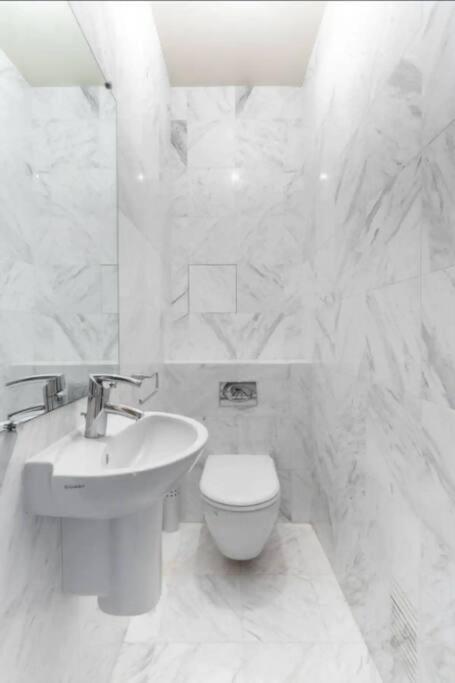 Avenue Montaigne Luxury Apartment 2Br 4P París Exterior foto